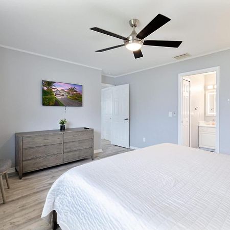 Endless Summer Retreat Jacuzzi 3Kingbed Airhockey Cape Coral Bagian luar foto