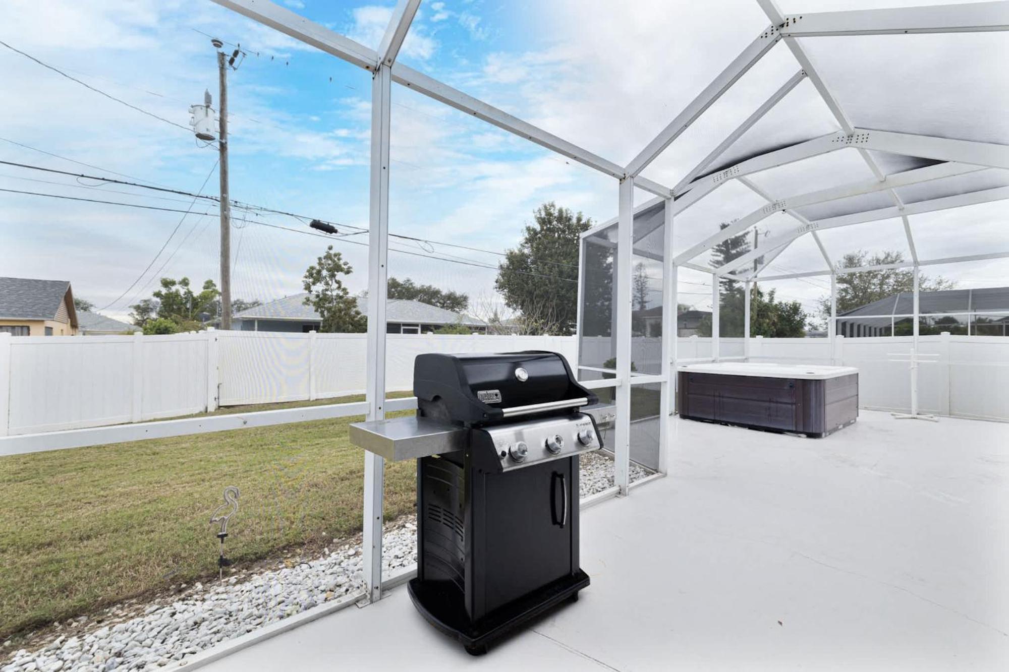 Endless Summer Retreat Jacuzzi 3Kingbed Airhockey Cape Coral Bagian luar foto